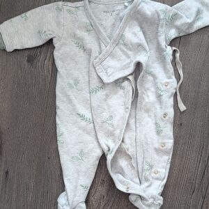 COLMAR Kids Gray Footie with Leaf Pattern